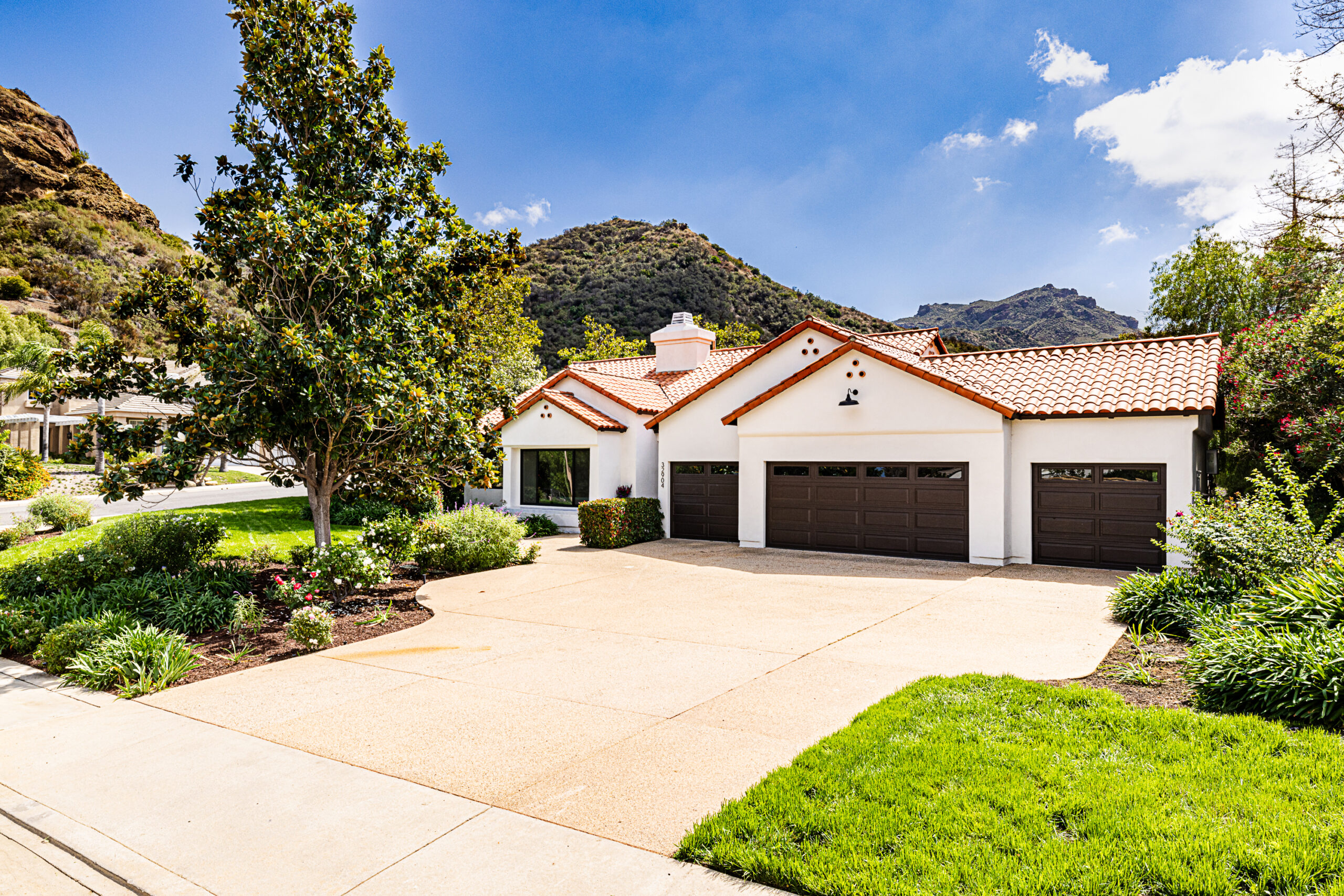 Stunning exterior of Denver Springs home after complete renovation